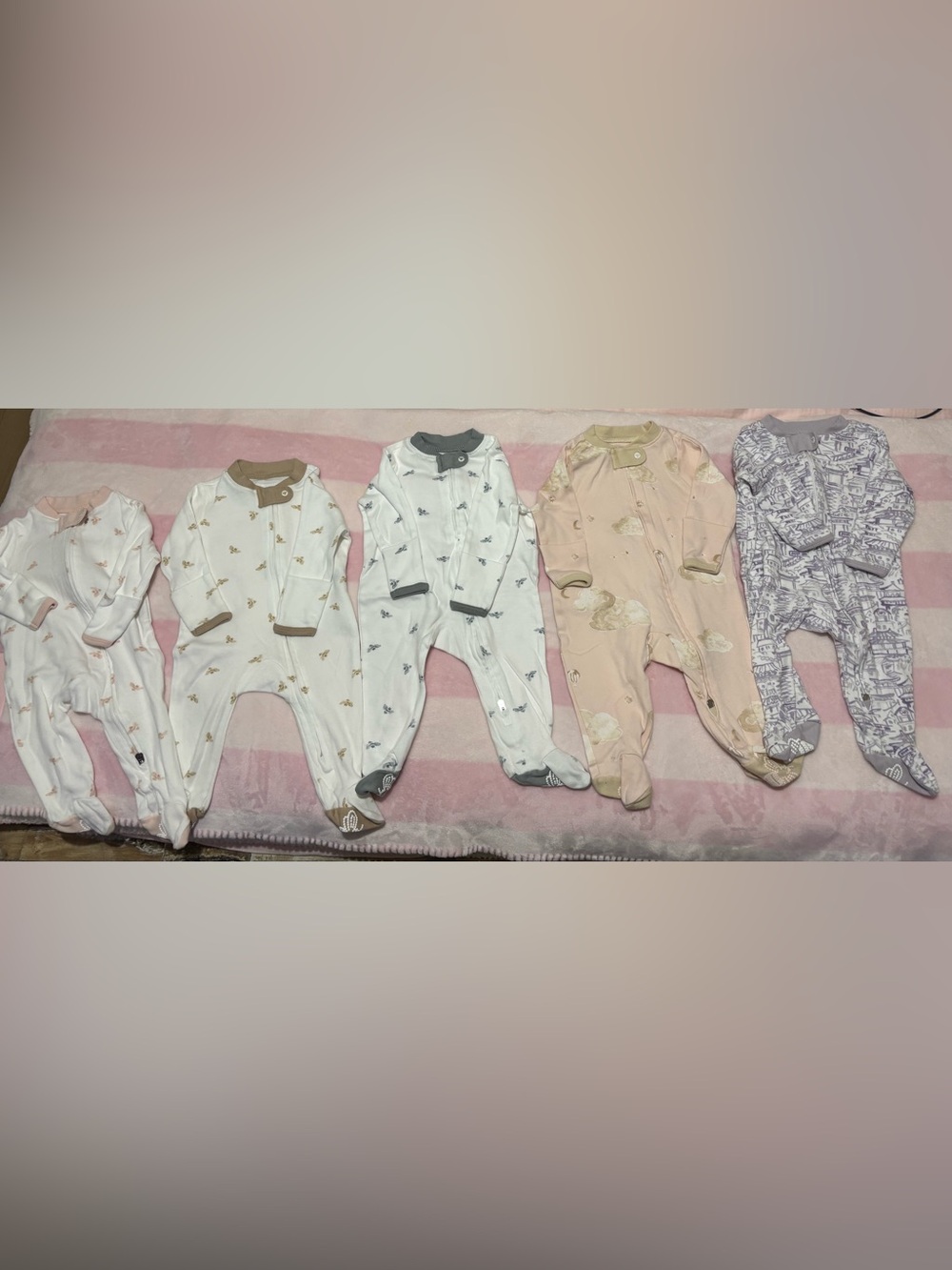 5 Burt’s Bees Baby Onsies PJs 0-3 months LIKE NEW